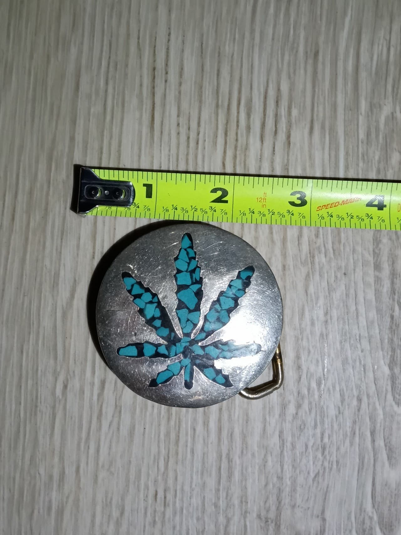 Round Silver Tone Belt Buckle Turquoise Like Inlay Cannabis Leaf Design - Thumbnail 2