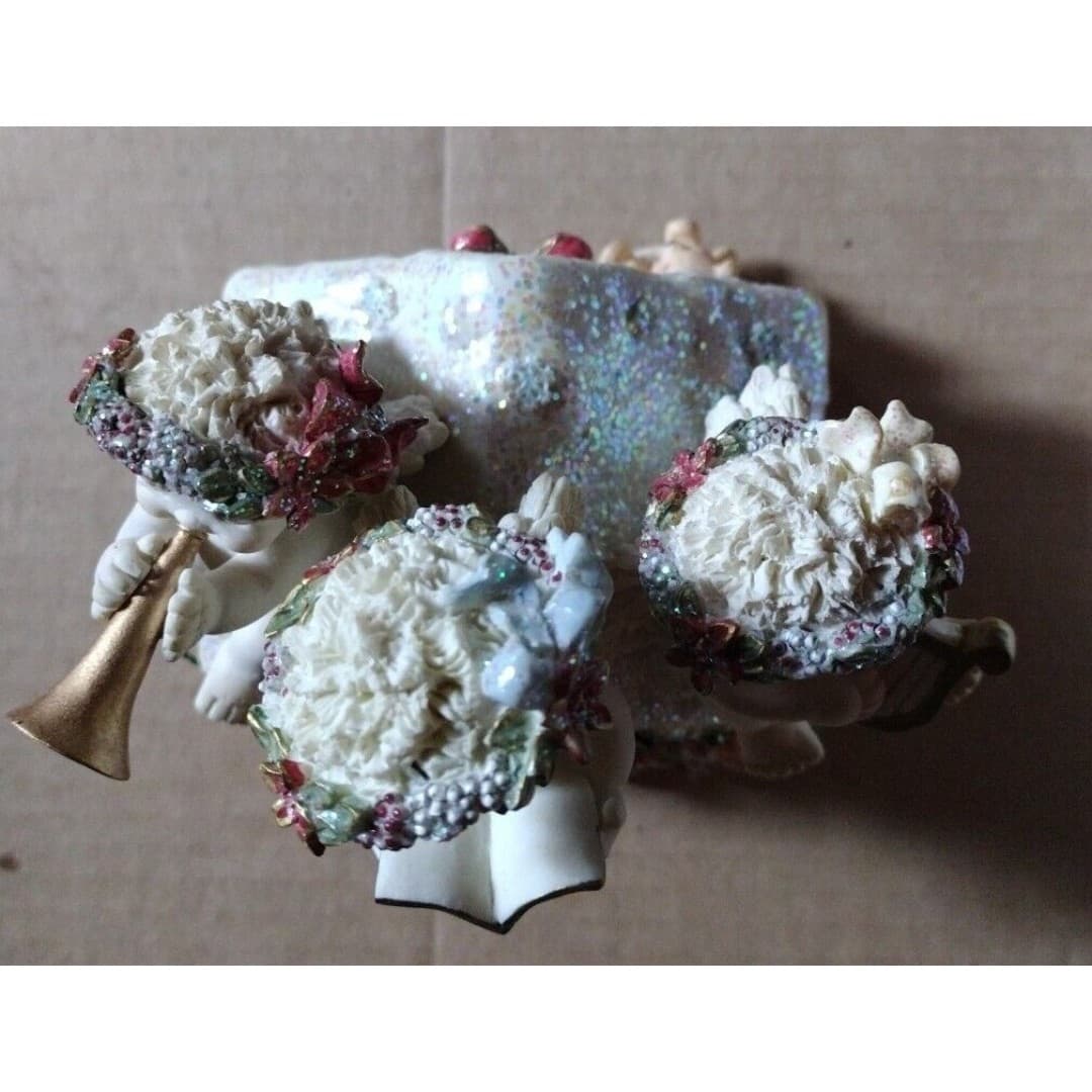 Dreamsicles "Christmas Chorus" Cherub Music Box Hark the Herald Angels Sing RARE - Thumbnail 3