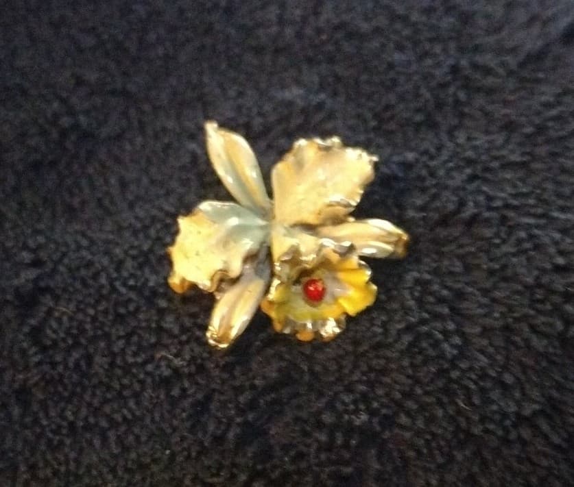 1960’s Mini Orchid Flower - Enamel Brooch/Pin - Vintage - Thumbnail 8