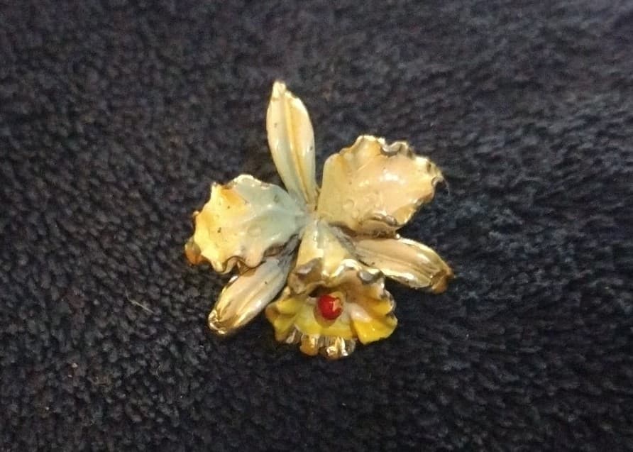 1960’s Mini Orchid Flower - Enamel Brooch/Pin - Vintage - Thumbnail 6