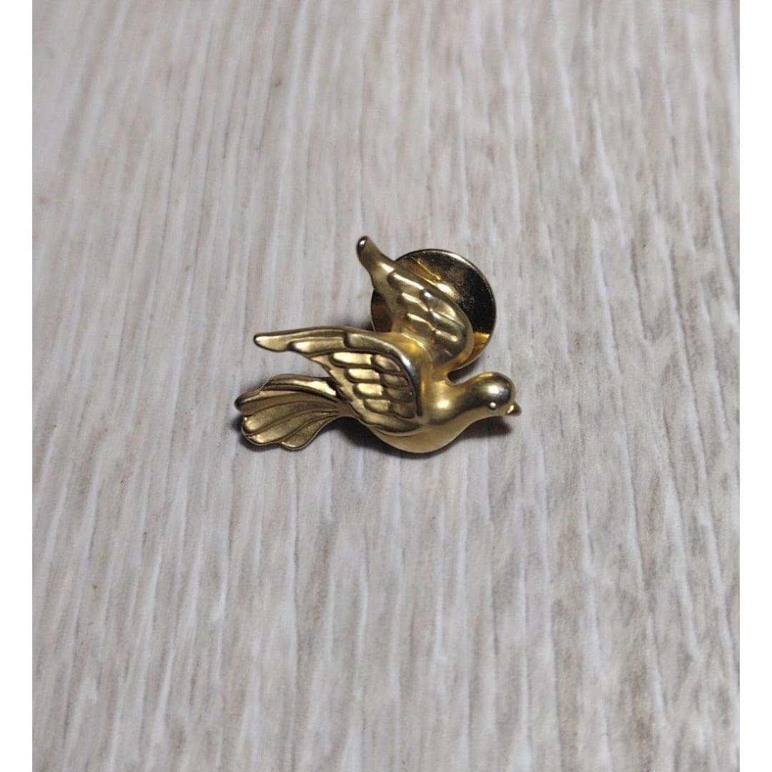 Dove of Peace - Tie Tac - Vintage Lapel Pin - Image 1