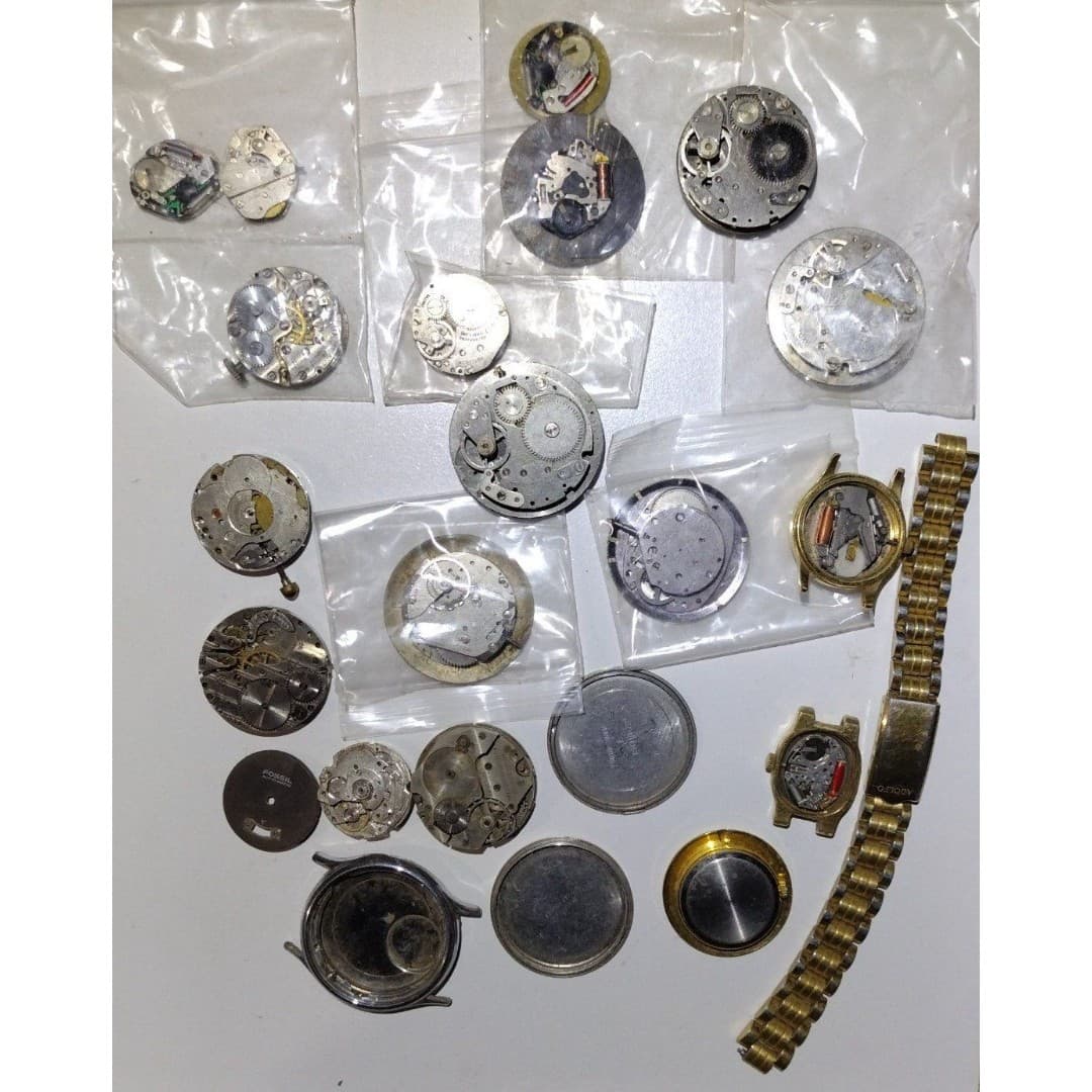 Vintage Watch Faces & Parts- For parts or Repair. - Thumbnail 9