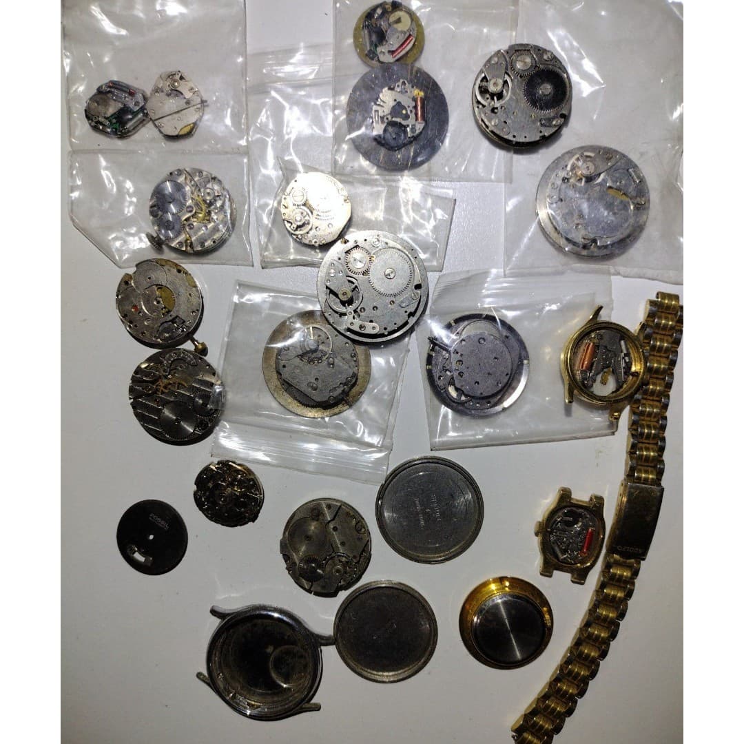 Vintage Watch Faces & Parts- For parts or Repair. - Thumbnail 11