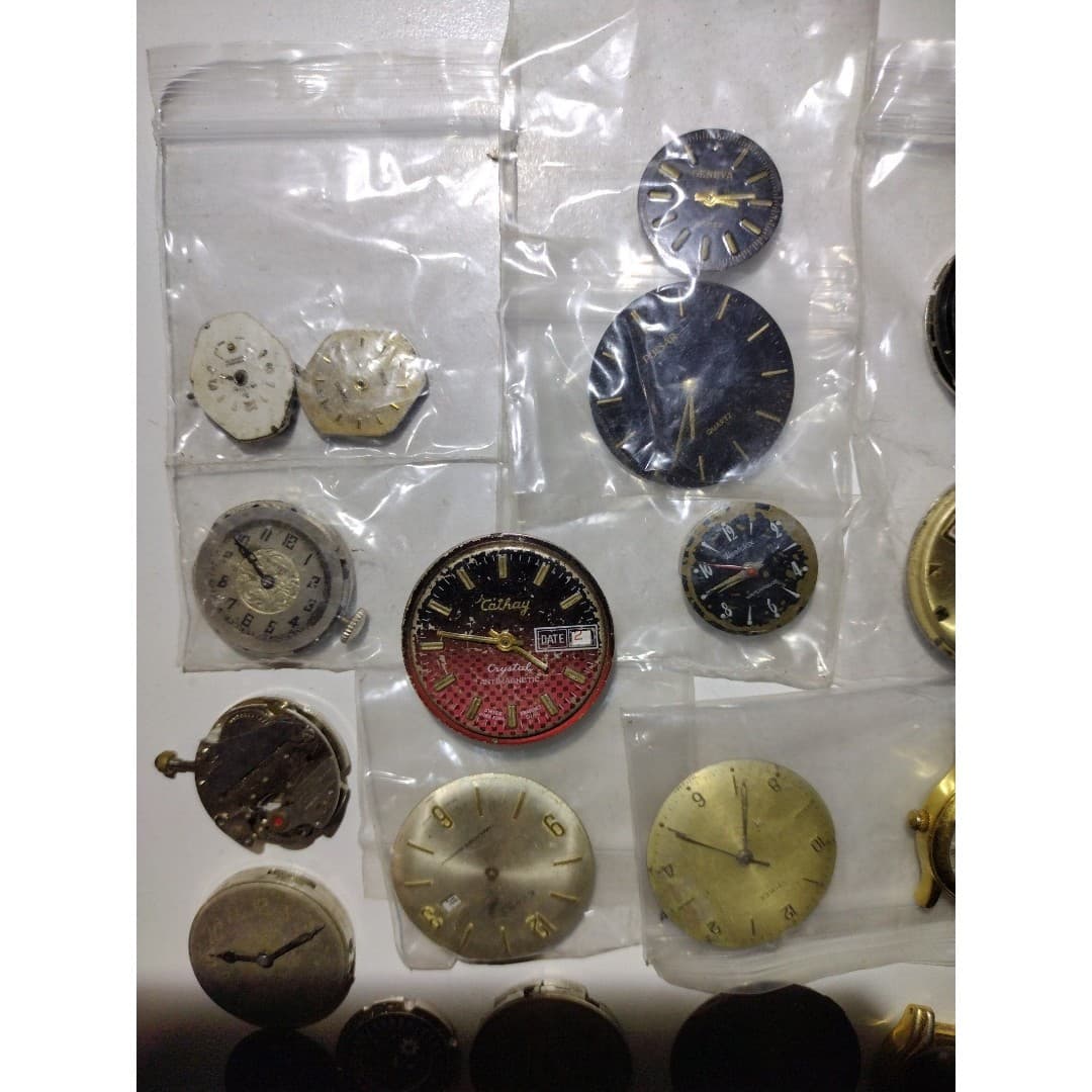 Vintage Watch Faces & Parts- For parts or Repair. - Thumbnail 2