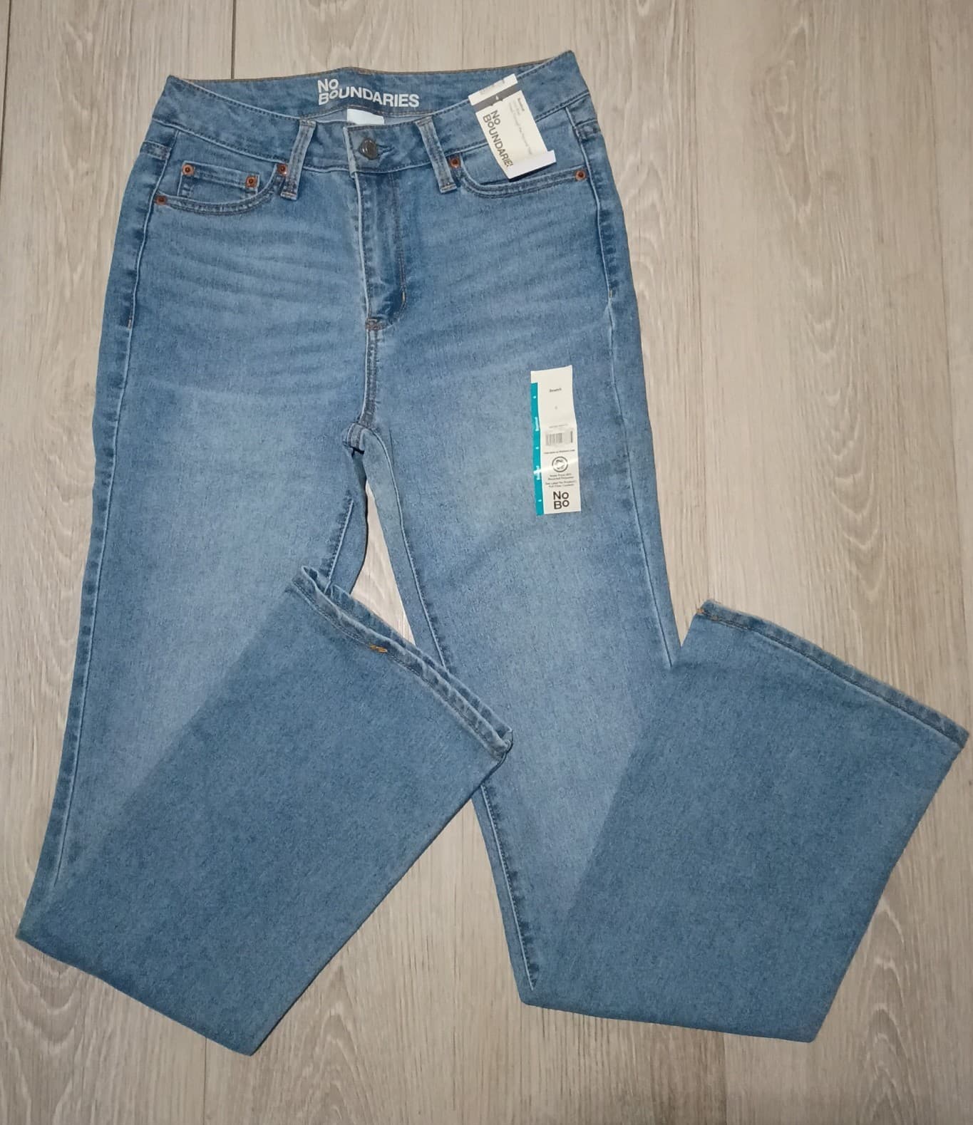 Mid Rise Bootcut | Light Wash | Size 6 | No Boundaries | New - Image 1