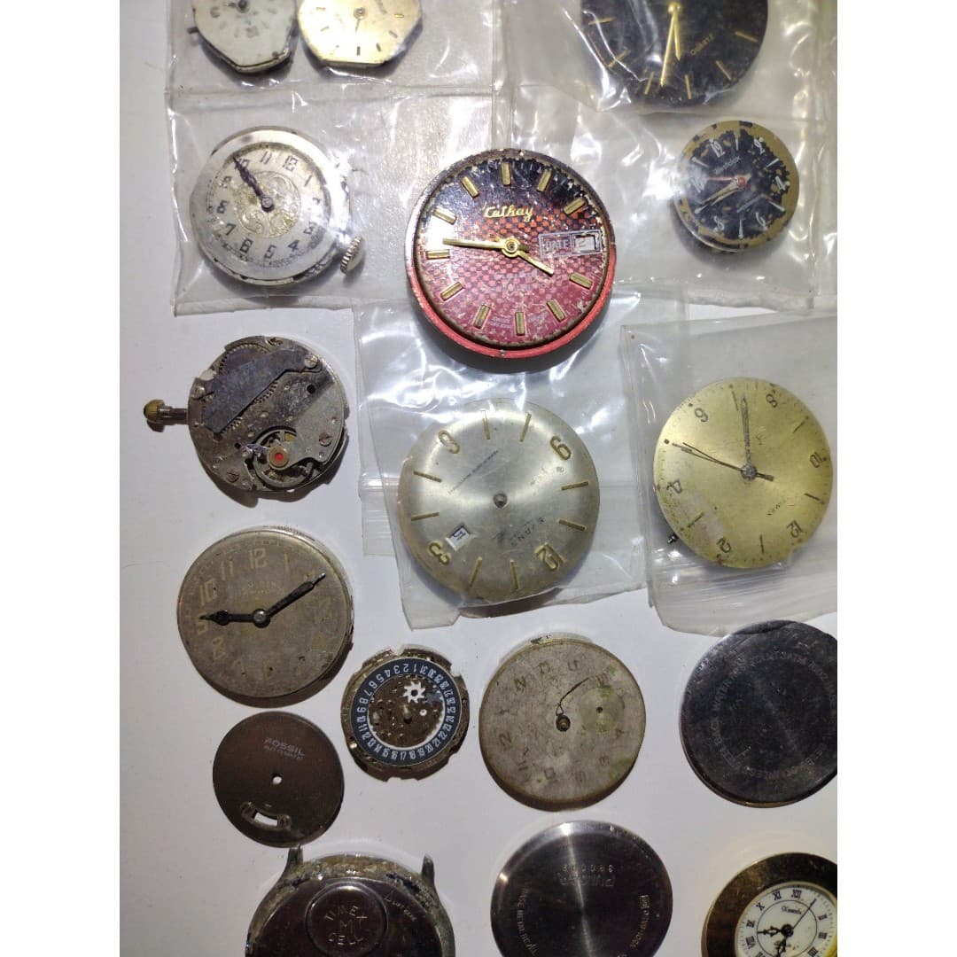 Vintage Watch Faces & Parts- For parts or Repair. - Thumbnail 7