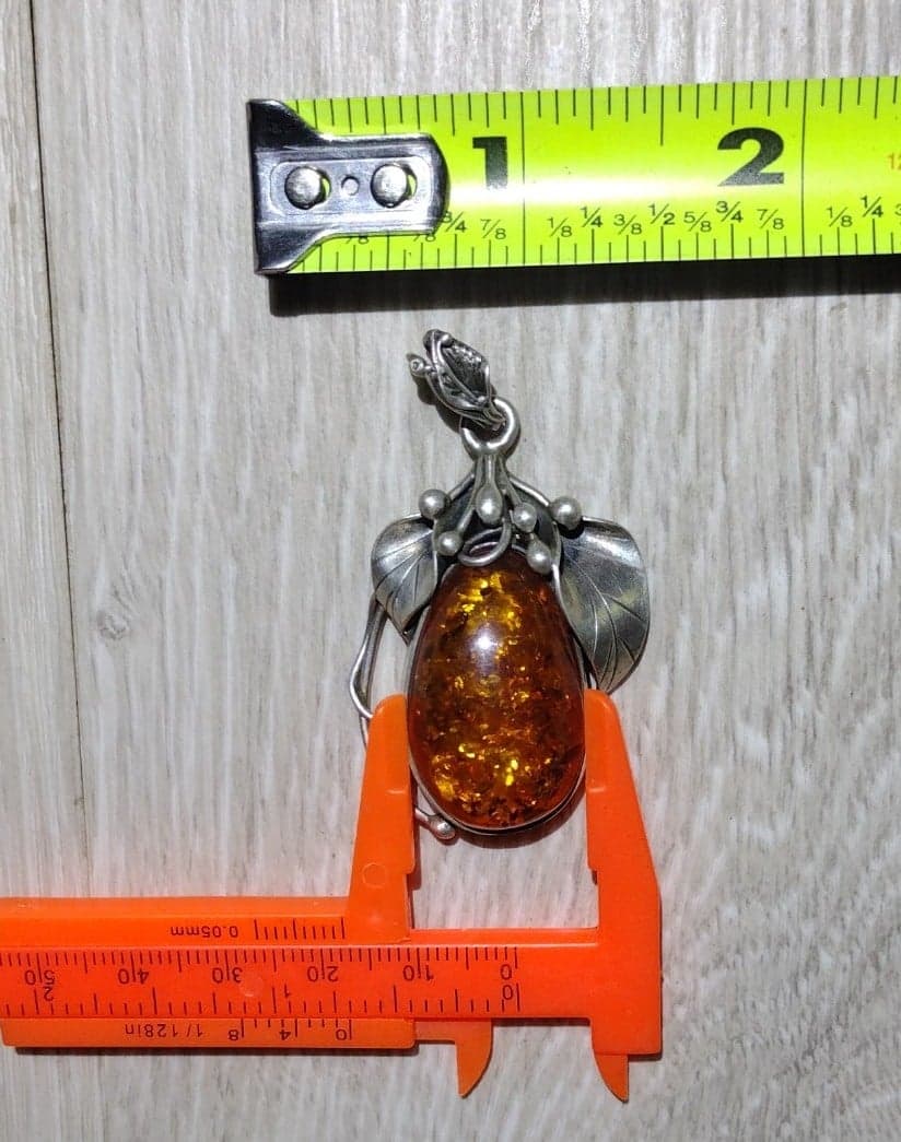Beautiful Vintage Lrg Sterling Silver Amber Pendant - Delicate Vine Detailing - Thumbnail 9