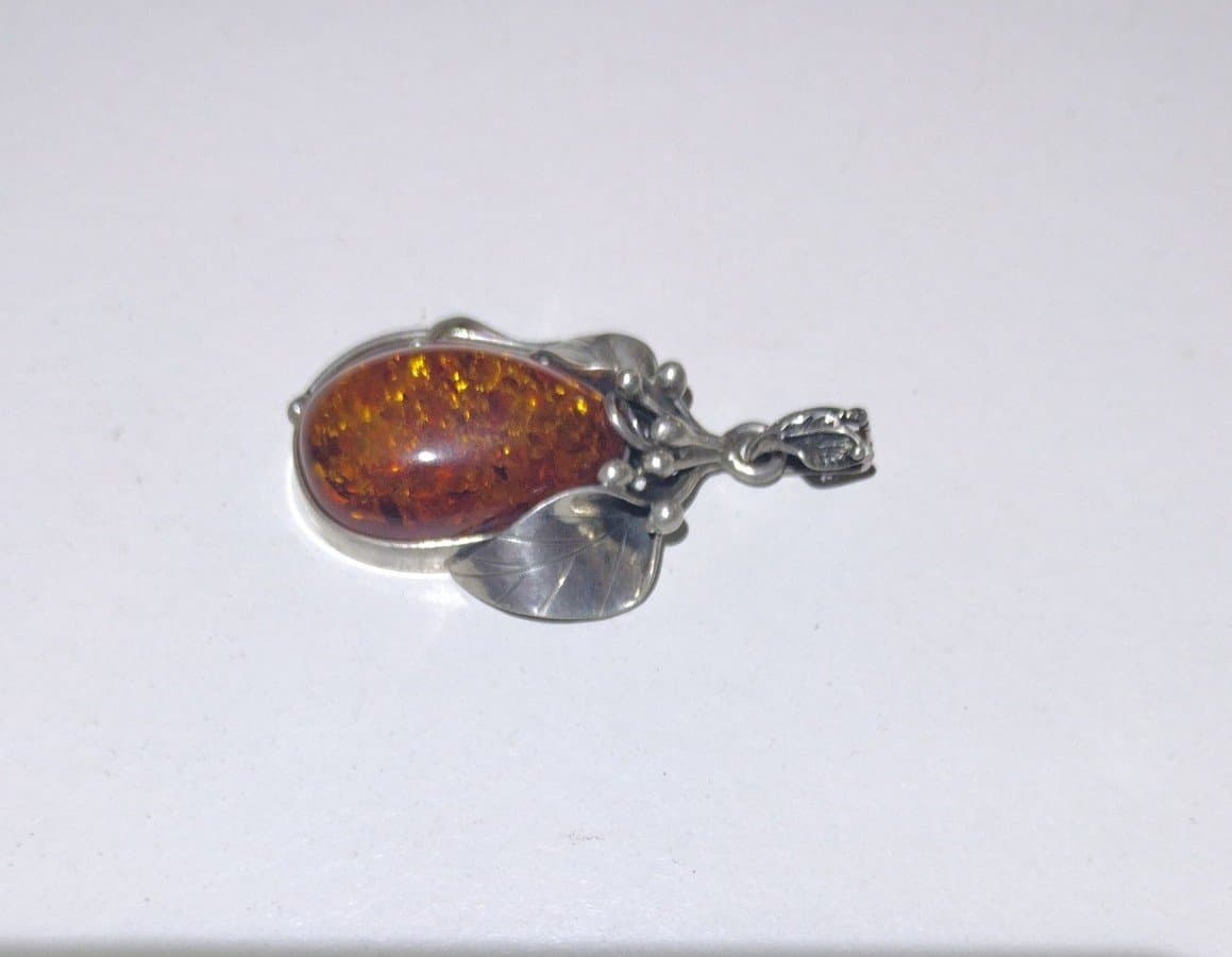 Beautiful Vintage Lrg Sterling Silver Amber Pendant - Delicate Vine Detailing - Thumbnail 6