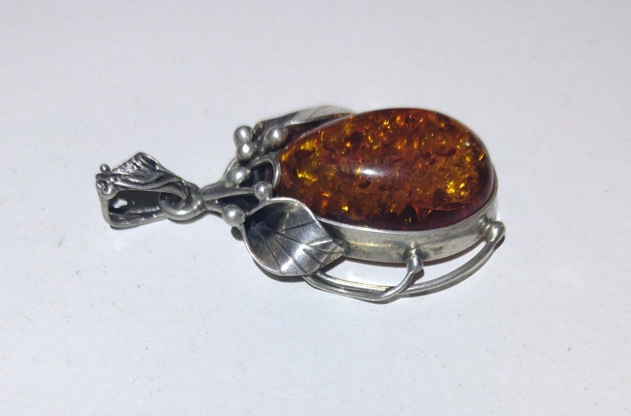 Beautiful Vintage Lrg Sterling Silver Amber Pendant - Delicate Vine Detailing - Thumbnail 4