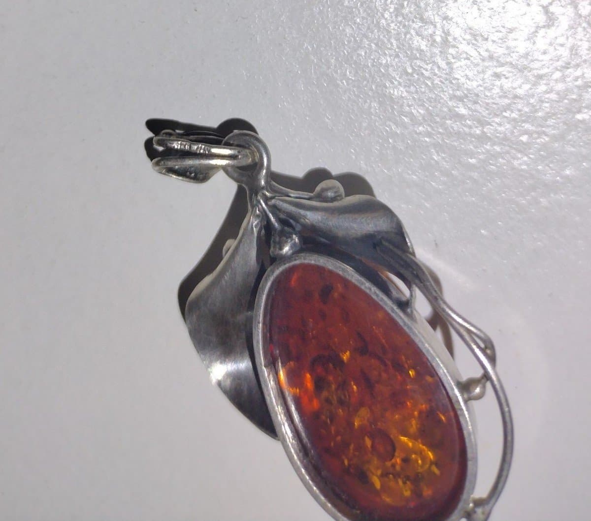 Beautiful Vintage Lrg Sterling Silver Amber Pendant - Delicate Vine Detailing - Thumbnail 7