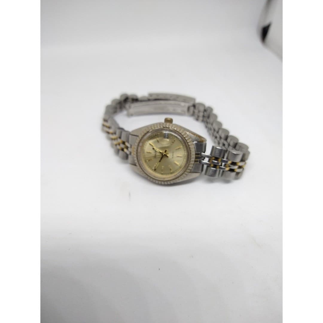 Nice Looking Ladies Watch - Image 1