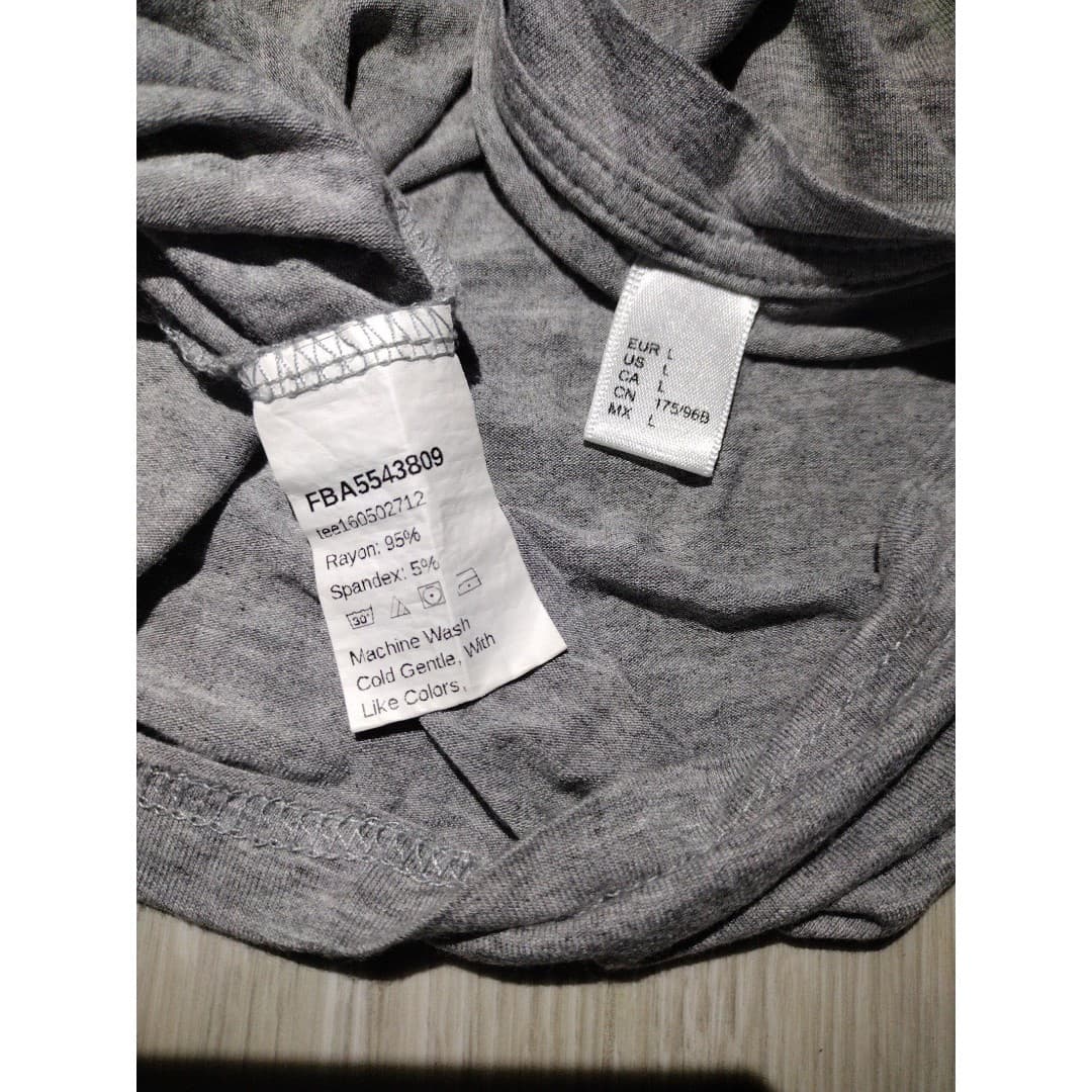 Royal Robbins Capri-Size 10 & Large Grey Shirt- Outfit Bundle!! - Thumbnail 4