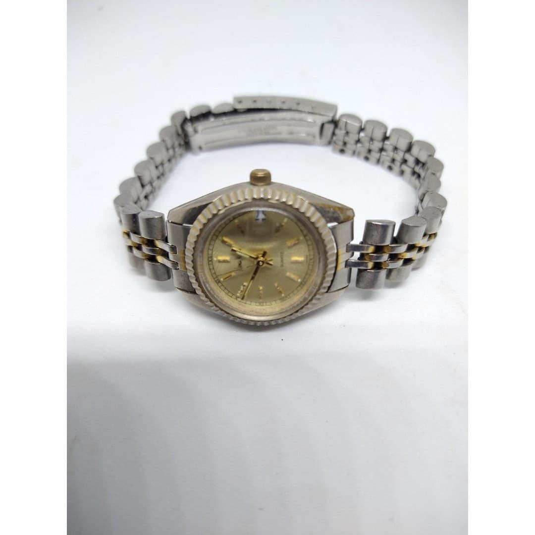 Nice Looking Ladies Watch - Thumbnail 2