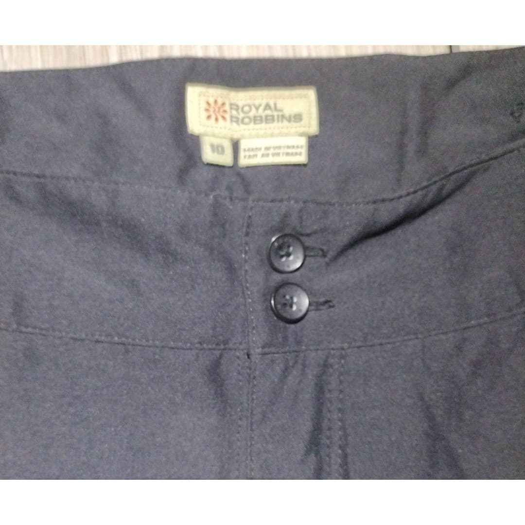 Royal Robbins Capri-Size 10 & Large Grey Shirt- Outfit Bundle!! - Thumbnail 2