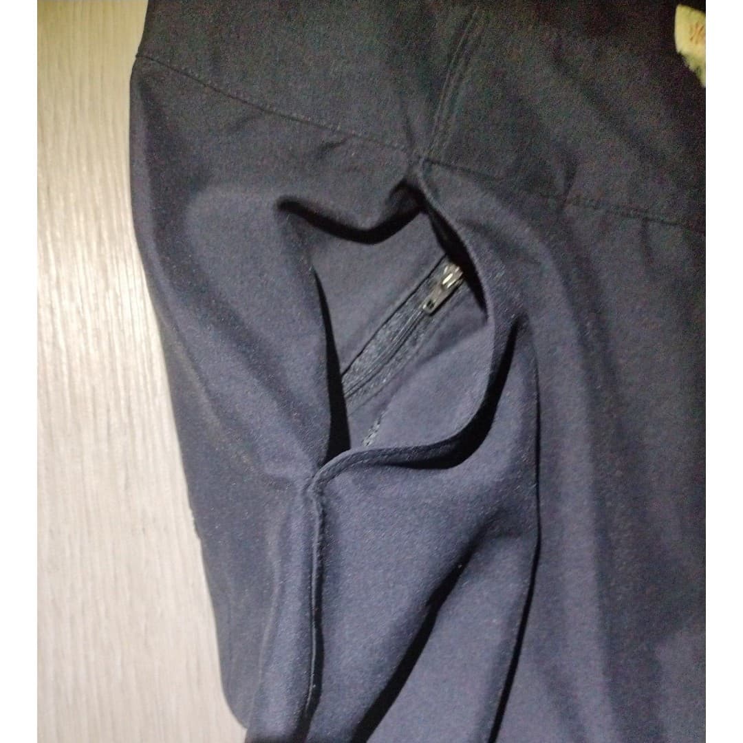 Royal Robbins Capri-Size 10 & Large Grey Shirt- Outfit Bundle!! - Thumbnail 3