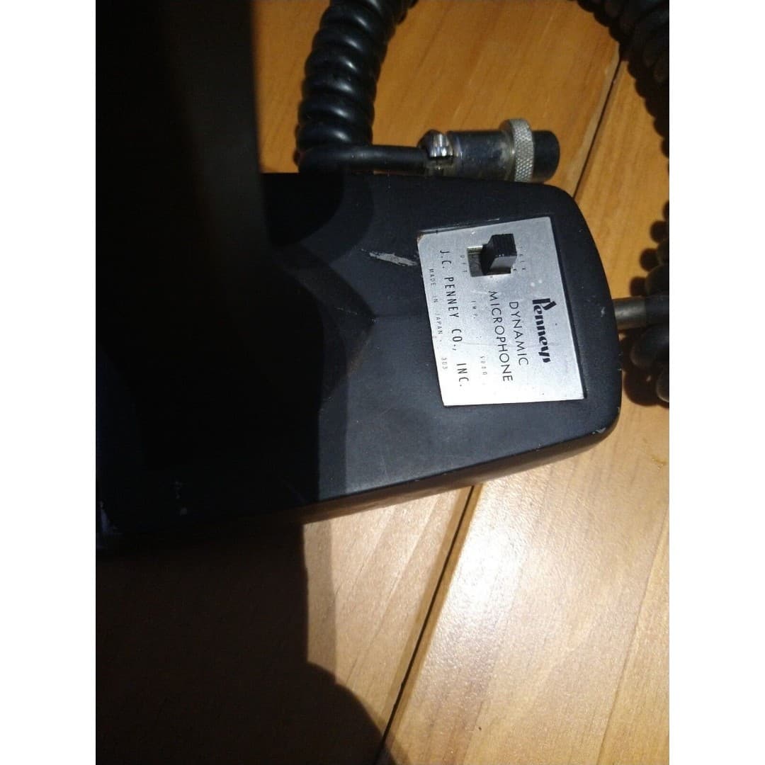 Vintage dynamic microphone - Thumbnail 3