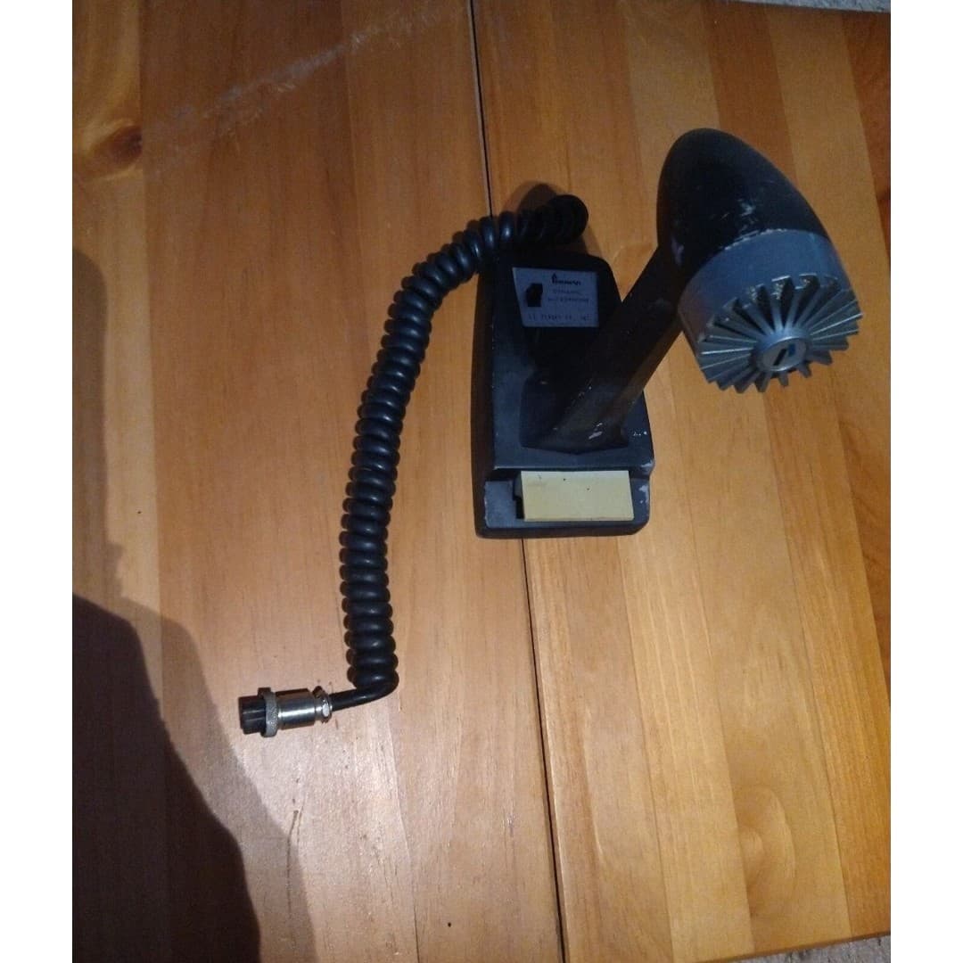 Vintage dynamic microphone - Thumbnail 2