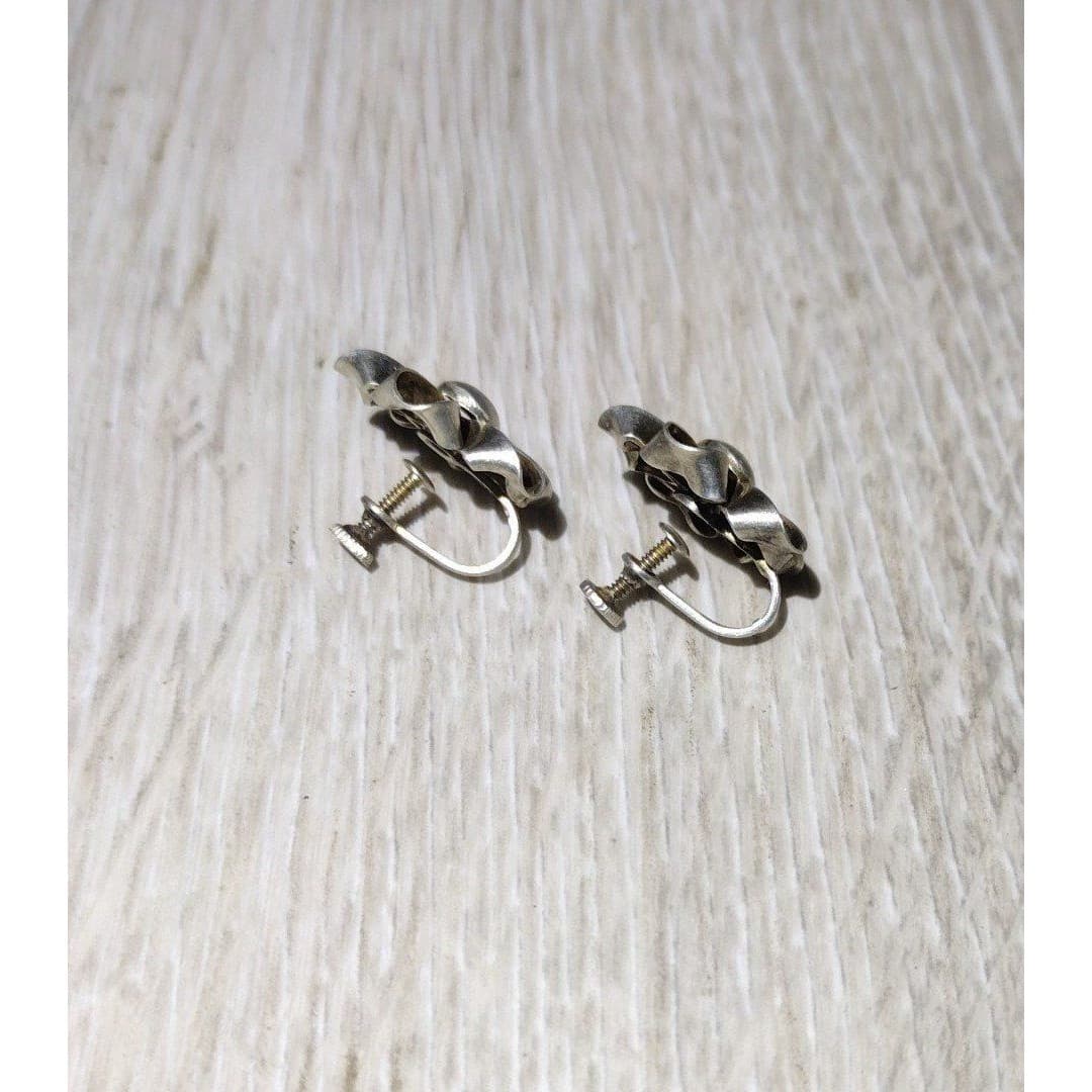 Vintage Sterling Silver Screw Back Floral Earrings - Thumbnail 2