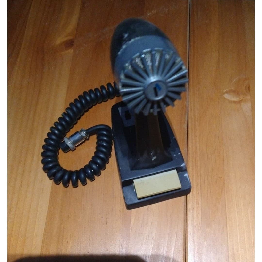 Vintage dynamic microphone - Image 1