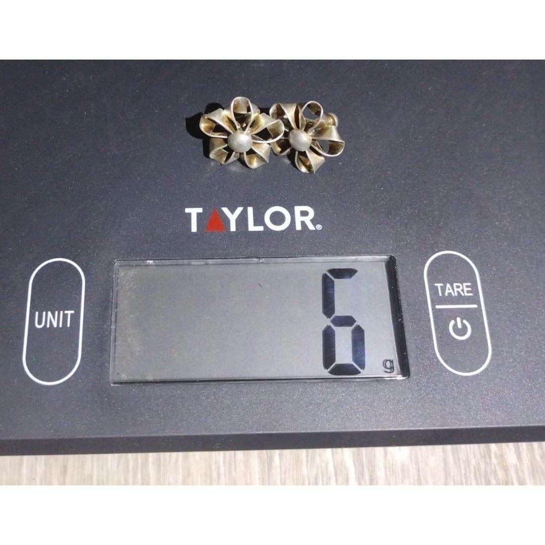 Vintage Sterling Silver Screw Back Floral Earrings - Thumbnail 6