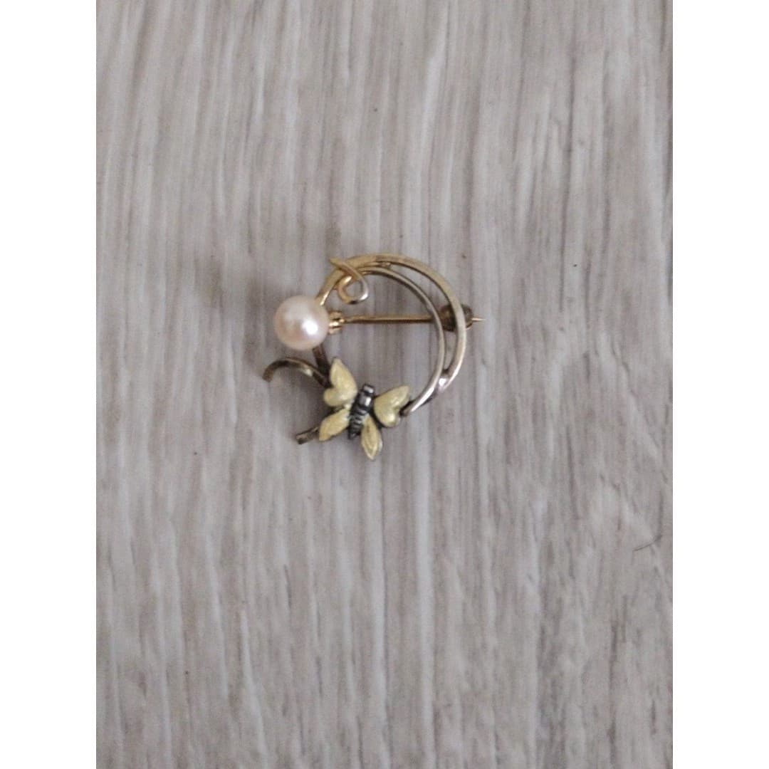 Adorable Wells Art Nouveau Revival 14K Gold Filled Genuine Cultured Pearl Bright - Image 1