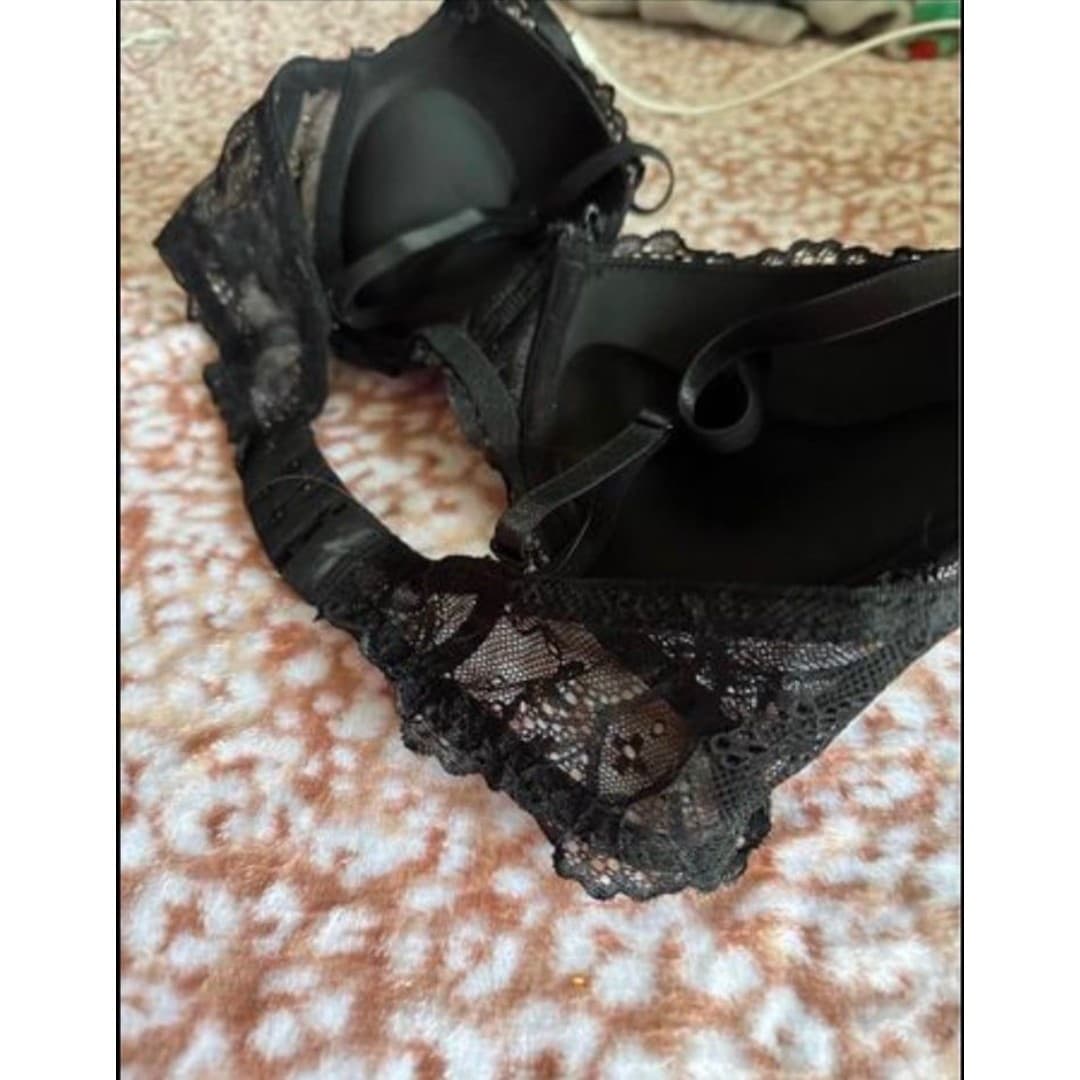 Black Lace Push-Up Bra - Size 36C - Thumbnail 4