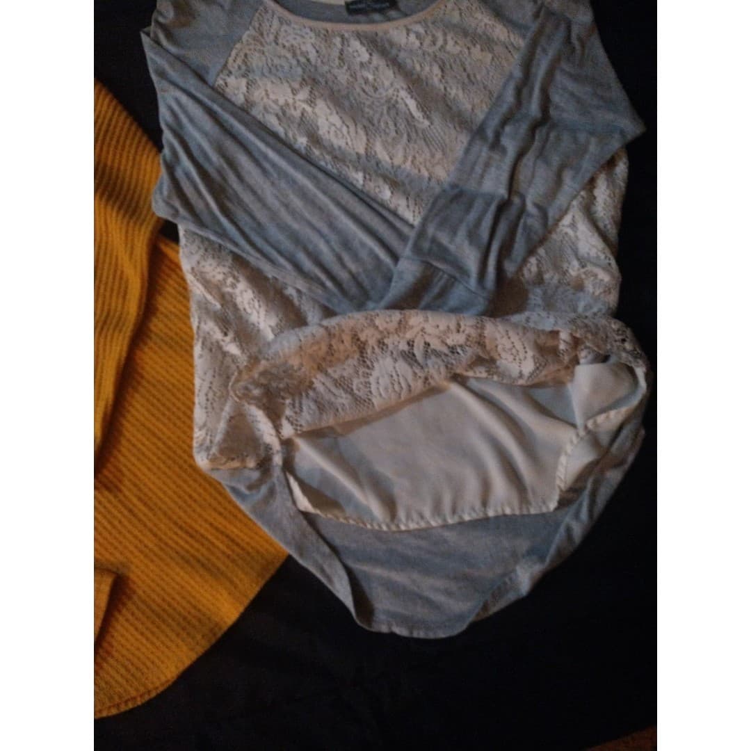 Shirt Bundle(2) - Med/Large - Thumbnail 4