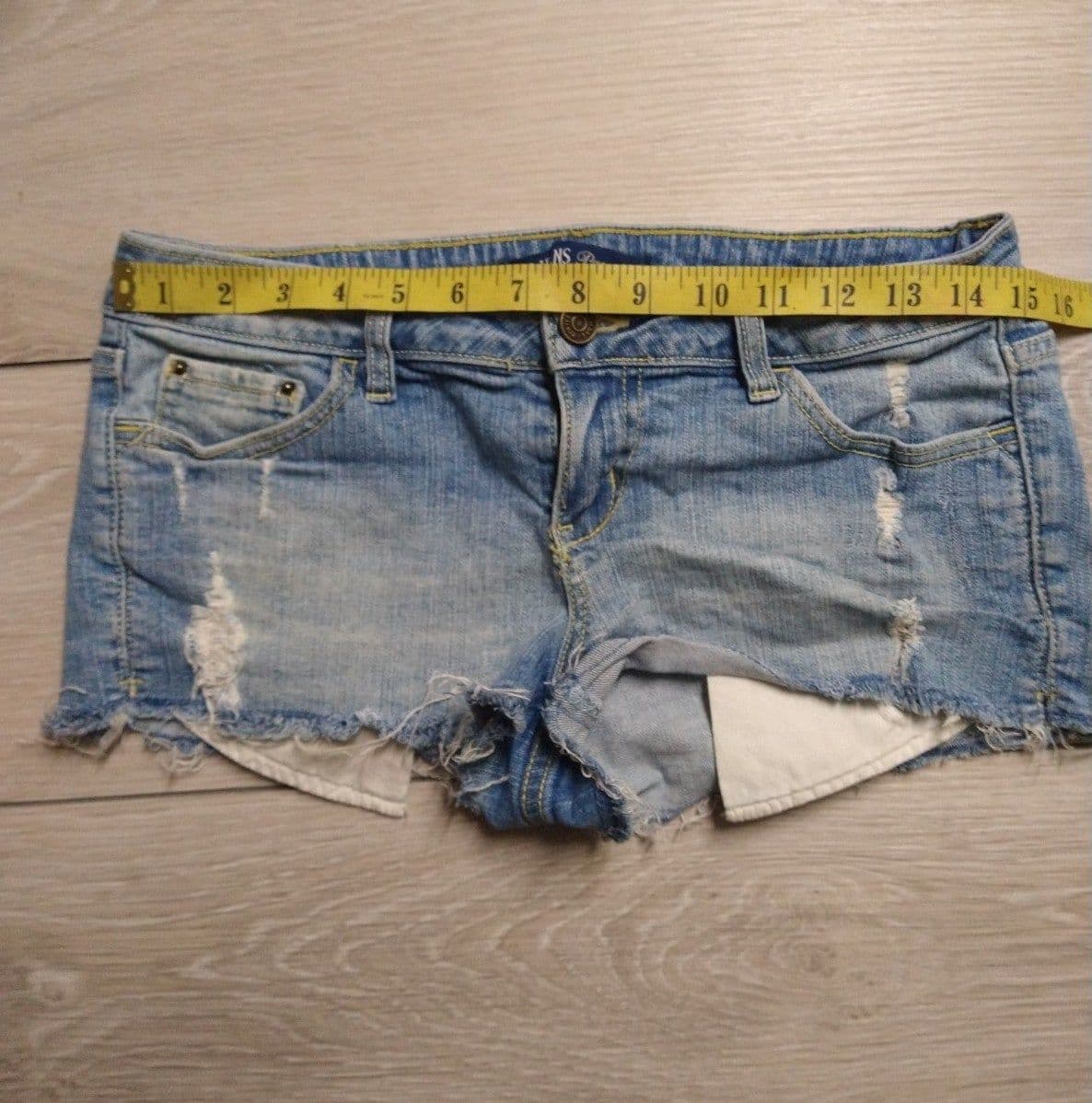 ZCO Jean's Premium Shorts - Size 9 - Thumbnail 3