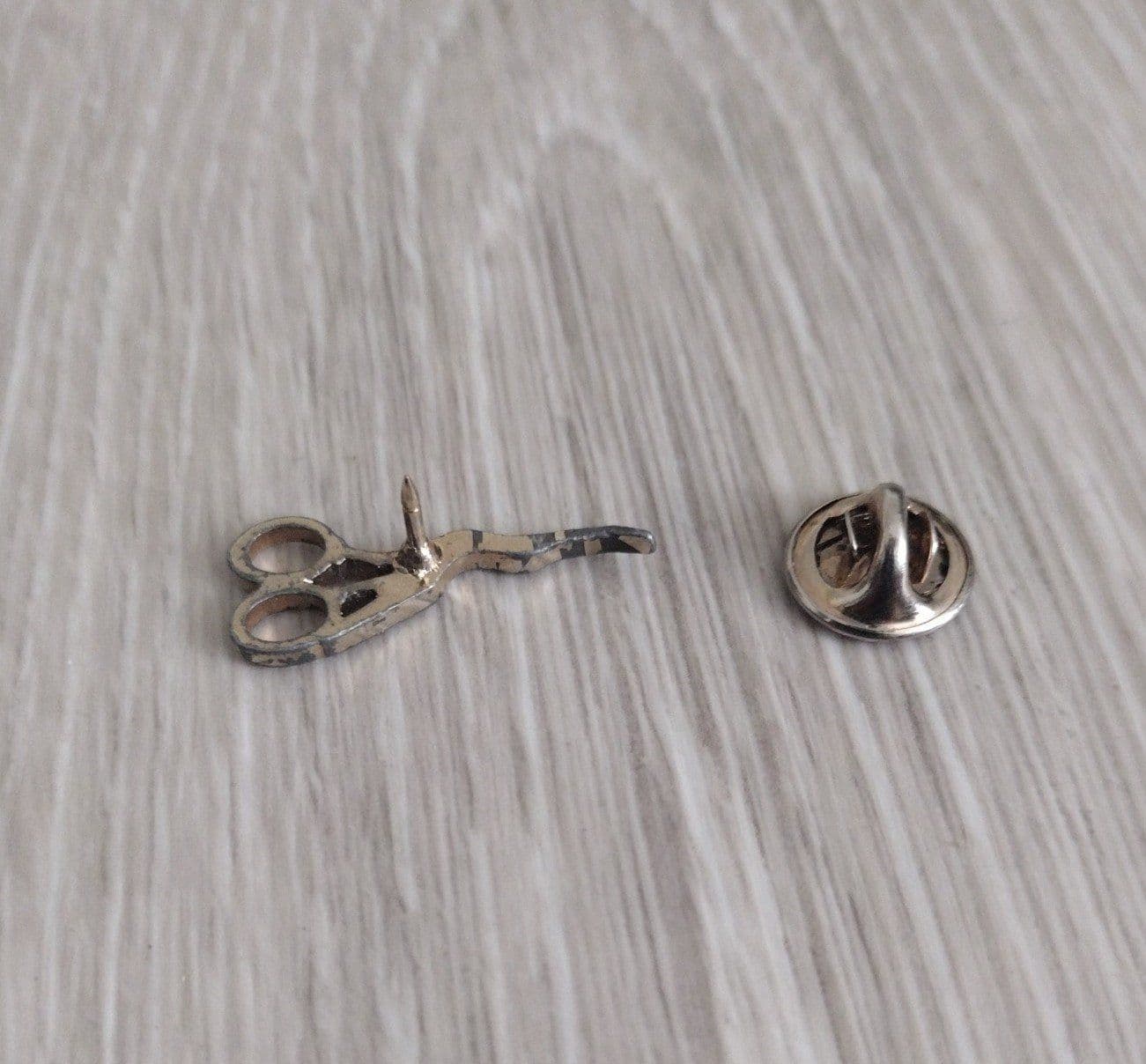 Vintage Miniature Stork Embroidery Scissors Lapel/Hat Pin - Thumbnail 5