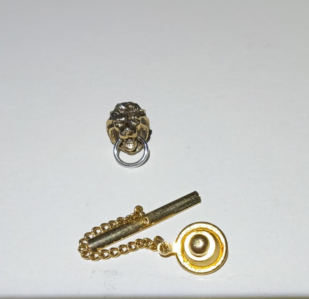 Vintage Swank Gold Tone Lion Head Door Knocker Tie Tack with Safety Chain & Bar - Thumbnail 5