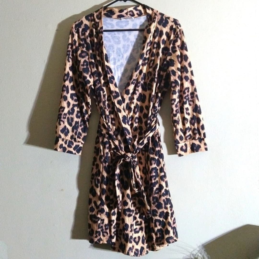 HOT TOUCH LEOPARD PRINT ROBE - - Image 1