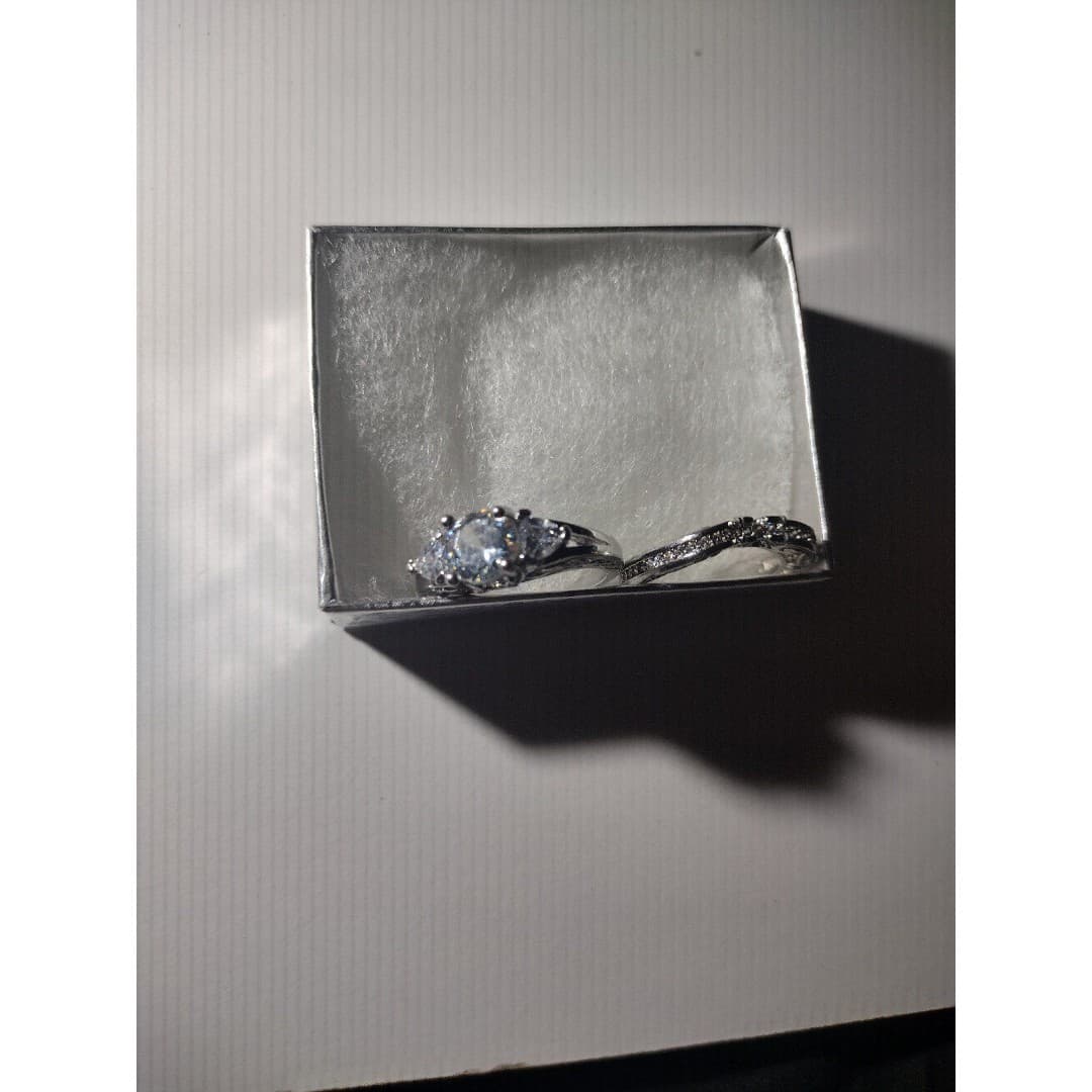 Beautiful 2 Ring Set - Definitely notice it, lots of little detail. Elegant - Thumbnail 7