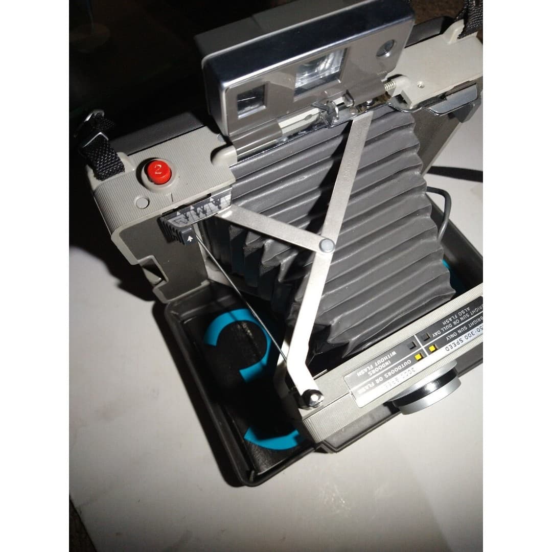 Vintage Polaroid 340 - Thumbnail 3