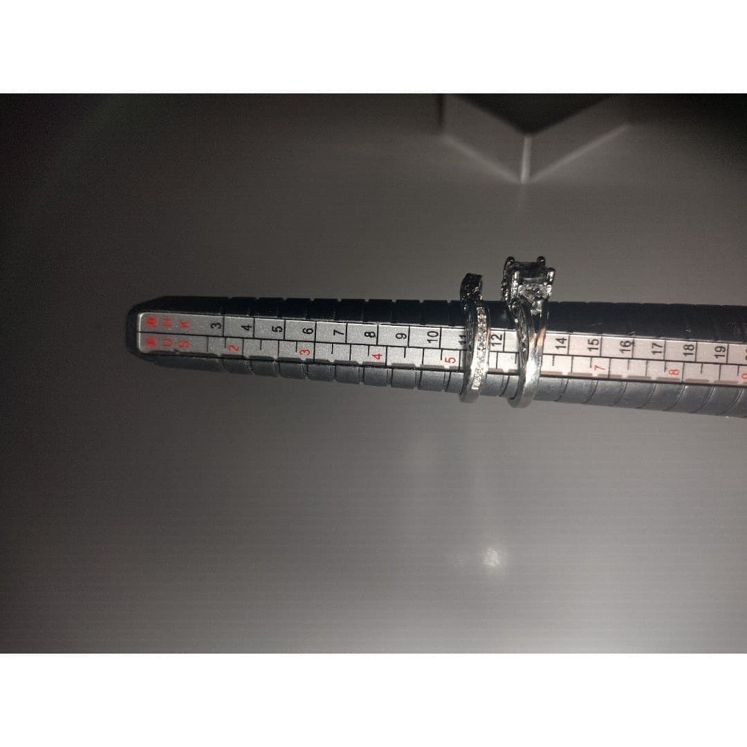 Beautiful 2 Ring Set - Definitely notice it, lots of little detail. Elegant - Thumbnail 5