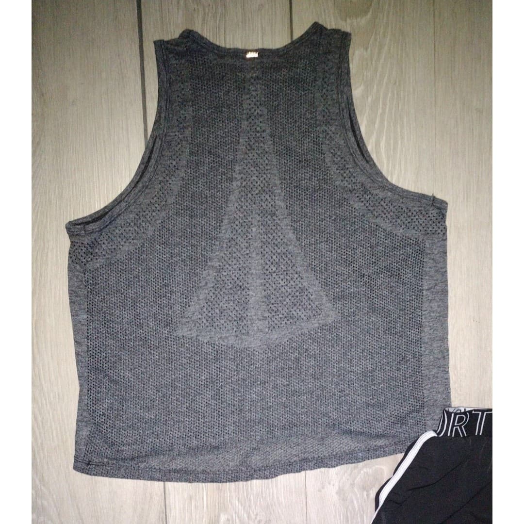 ActiveWear Bundle - PINK Seamless(m) & SHEIN Sports Shorts(L) - Thumbnail 9