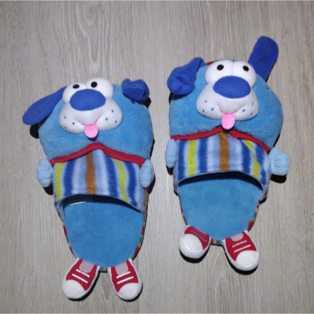 PAWGGLES Slippers - Size Large - Brand New - Image 1