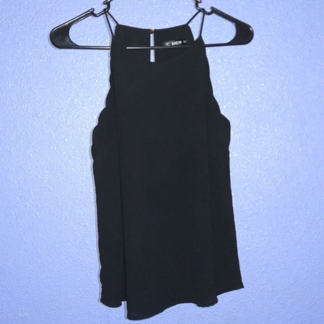 SHEIN Top - Back keyhole top bottom - size Small - Image 1