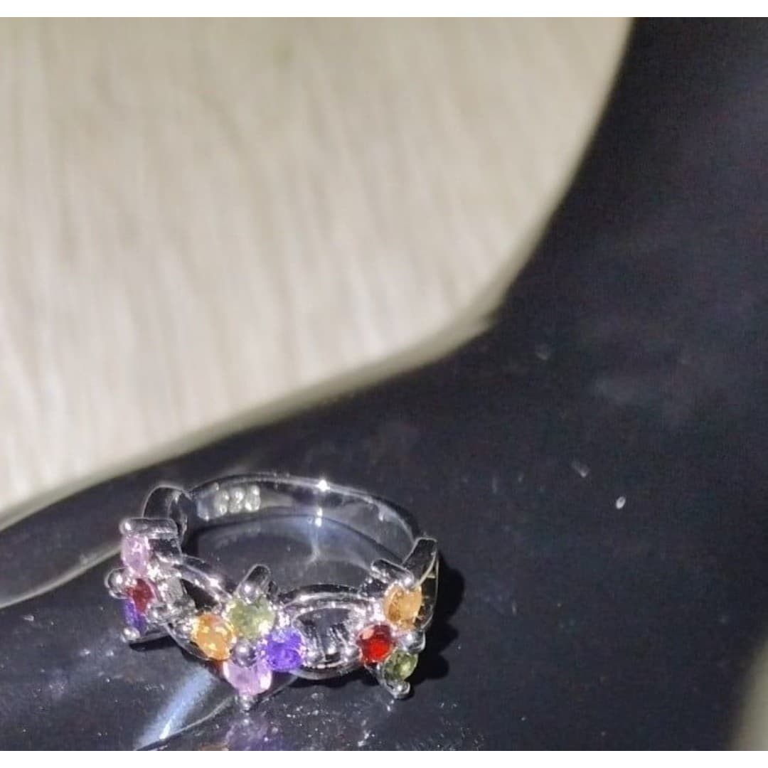 Bright & Beautiful Silver Flower Simi Precious Stone Ring Marked 925 - Size 6 - Thumbnail 5