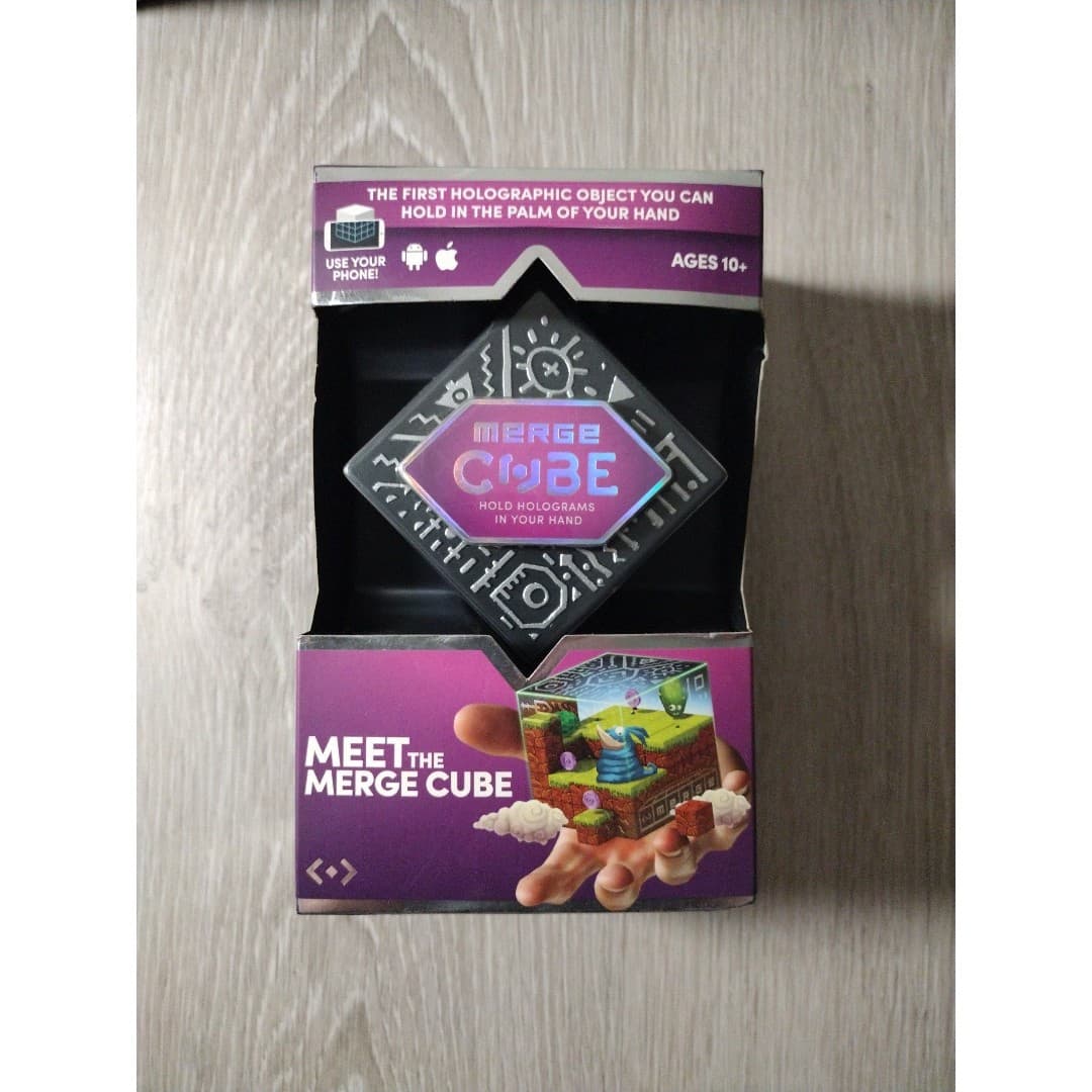 Merge Cube - AR/VR Holograms - Image 1