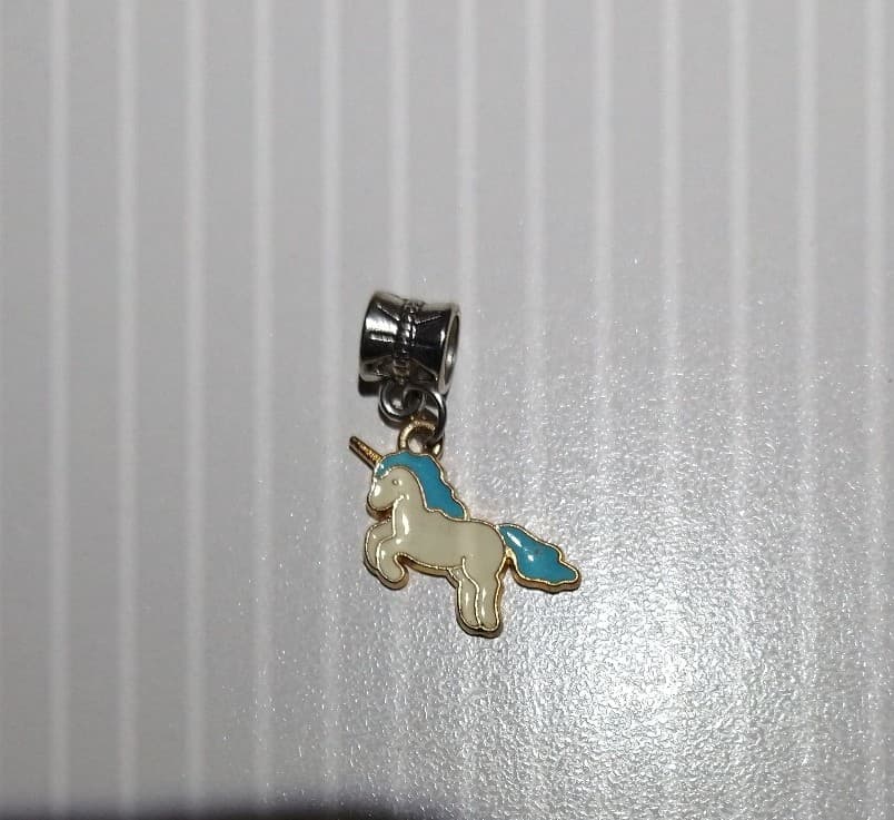 Dangle Charm - diy jewelry dangle for necklaces or bracelets. SUPER CUTE! - Image 1