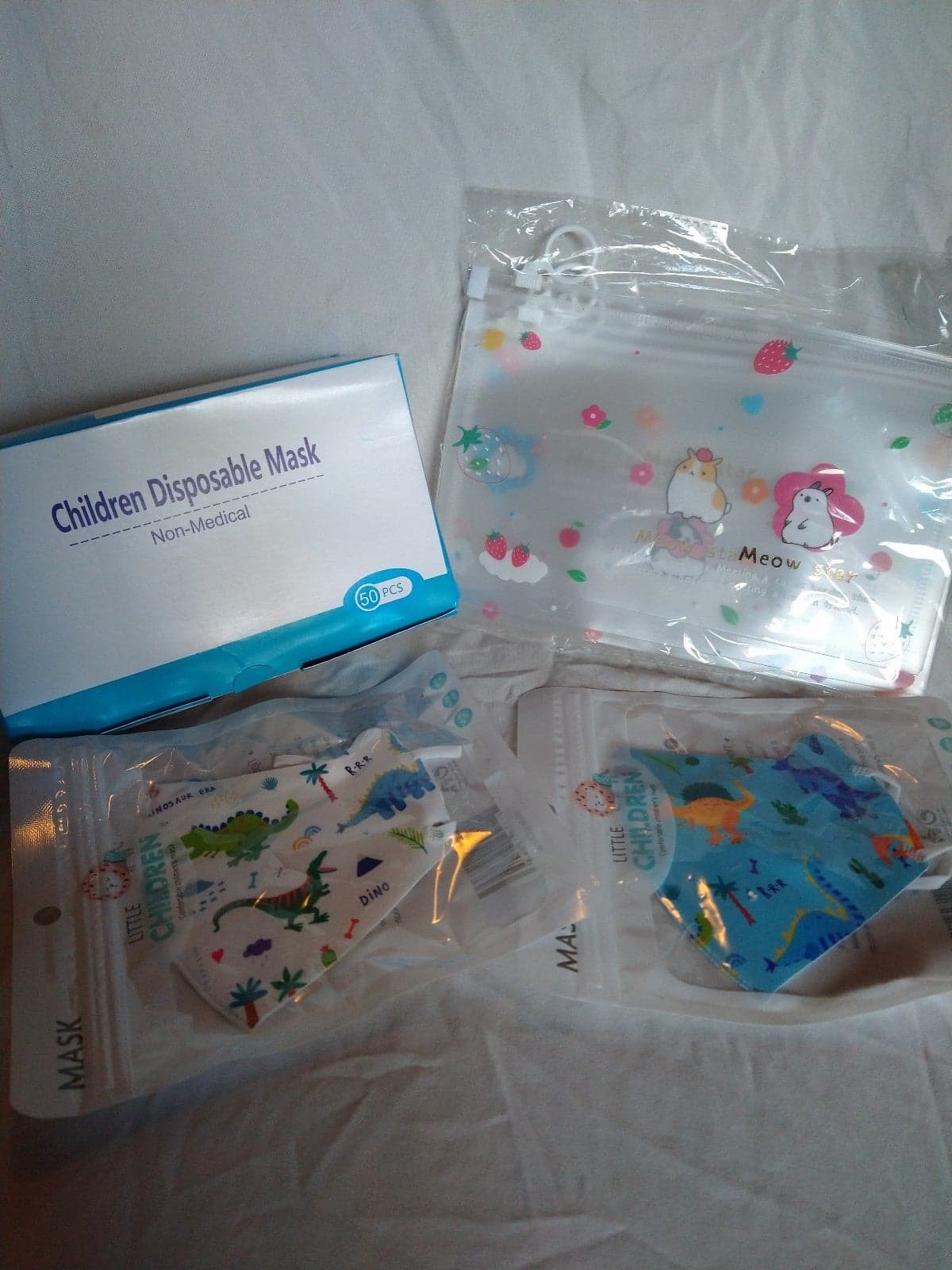 Children's Facemask Bundle w/4 Storage pouches - Image 1