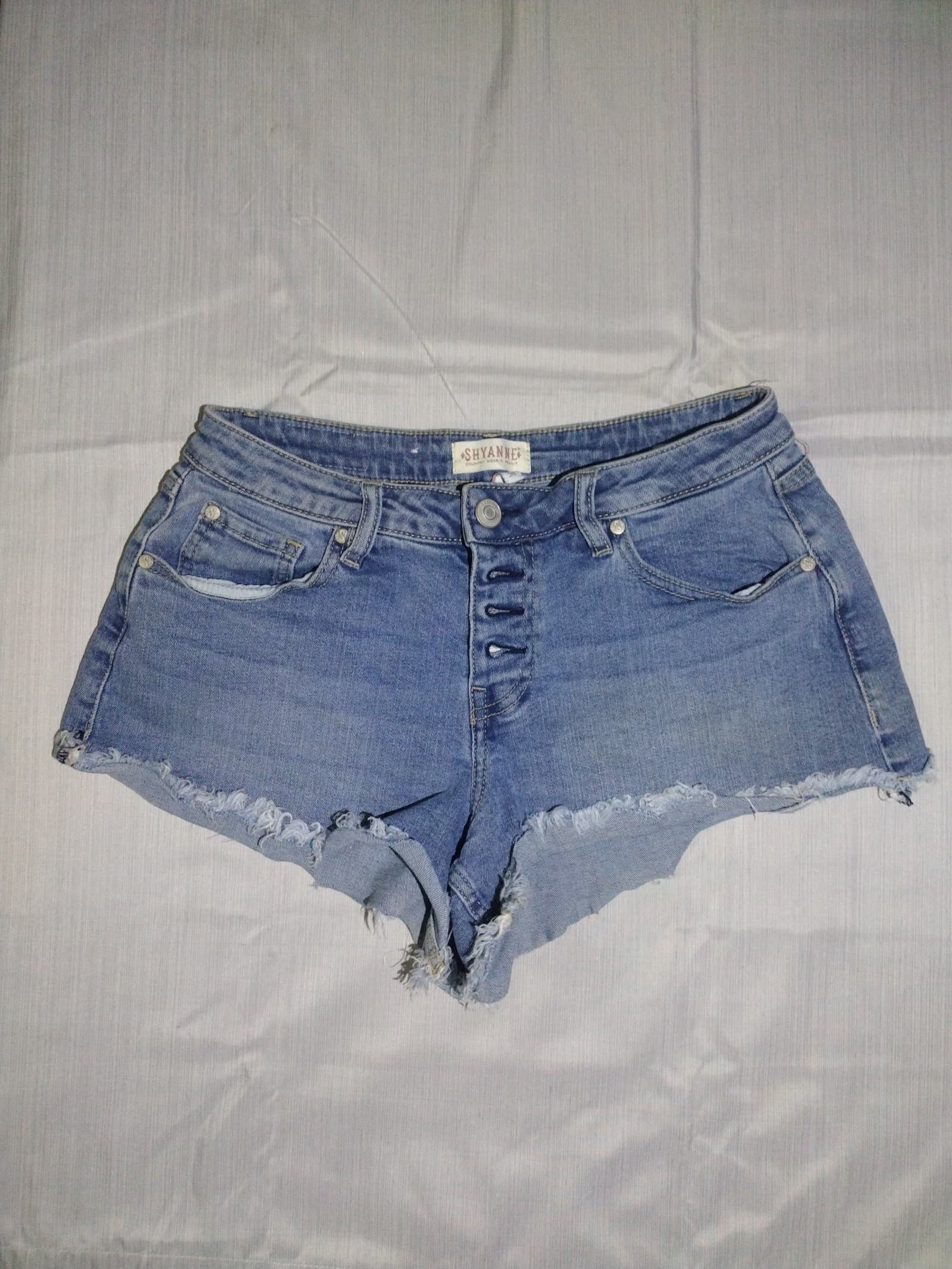 Shyanne Women's Blue Denim Jean Cut Off Shorts - Size 28 **Read Description** - Image 1