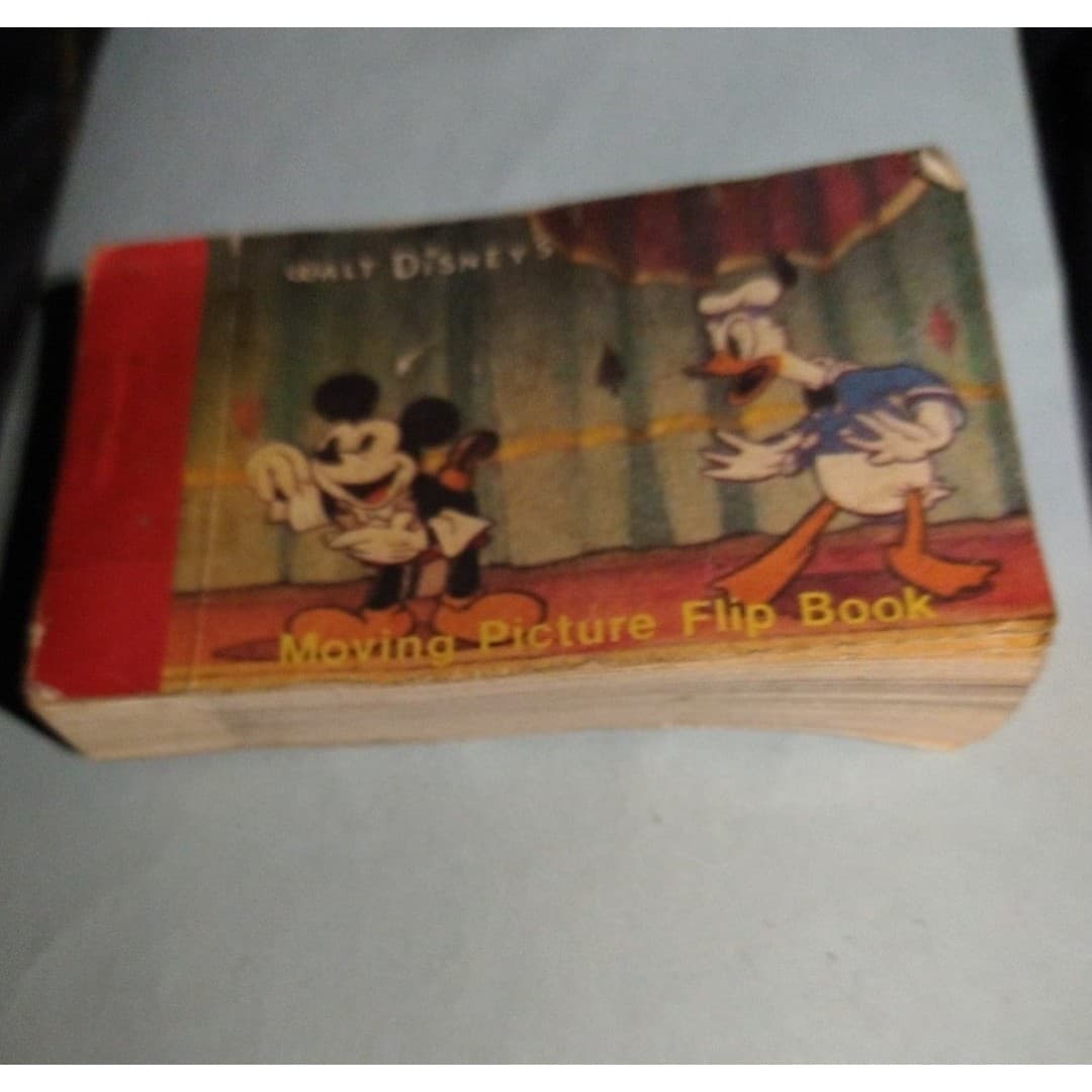 Vintage 1970's Walt Disney Moving Picture Flip Book(2 stories,) - Thumbnail 3
