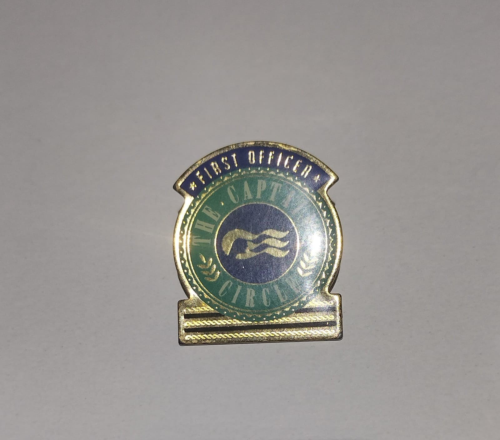 Vintage Pin - The Captain's Circle - First Officer - Thumbnail 3