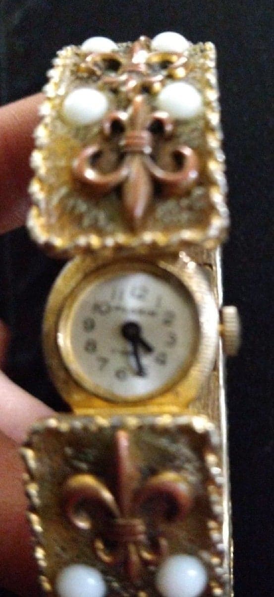 RARE-VINTAGE Pilgrim Women's 17 Jewel Cuff watch - Thumbnail 2
