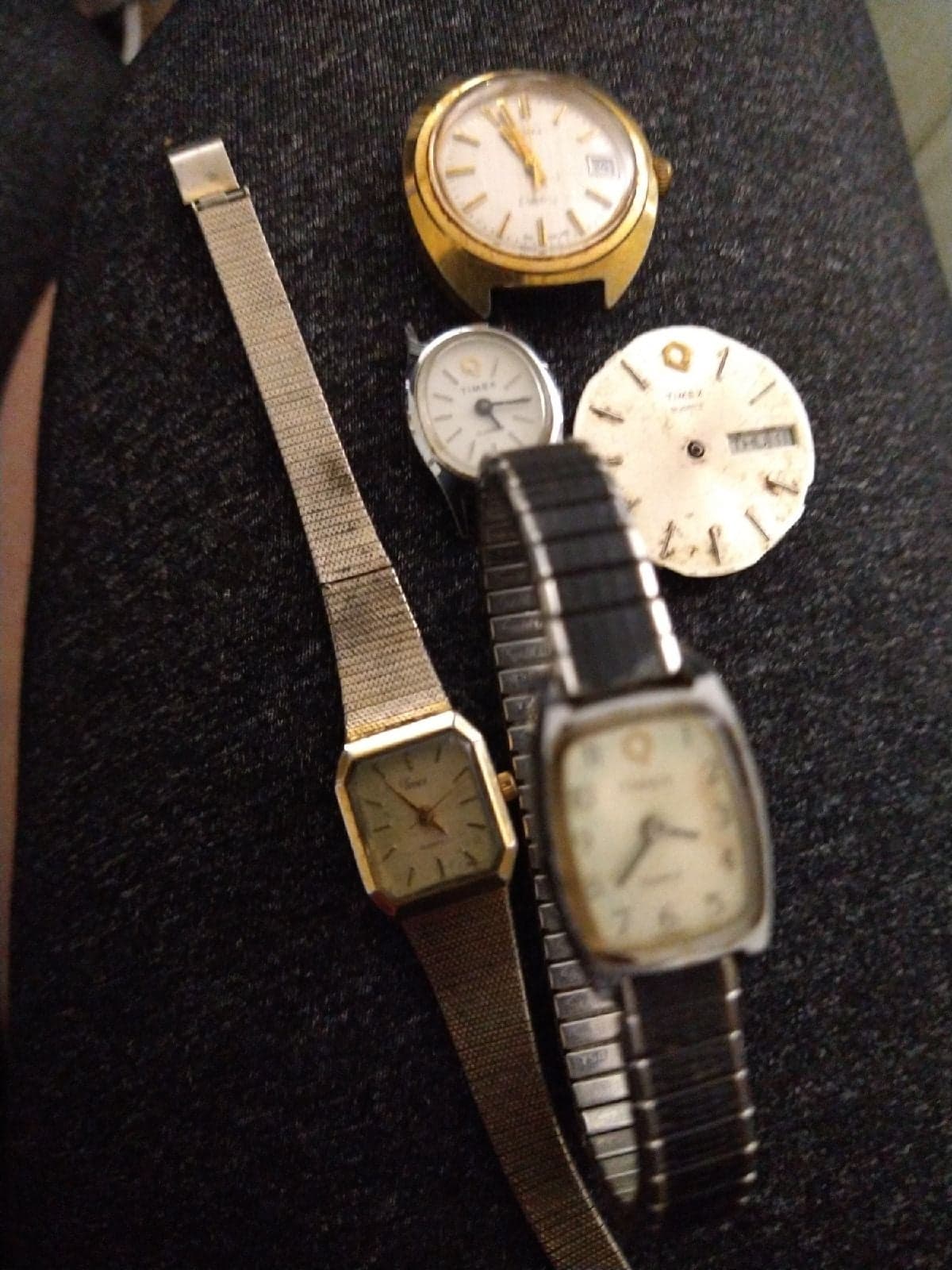 Vintage Timex Watch Lot - Thumbnail 3