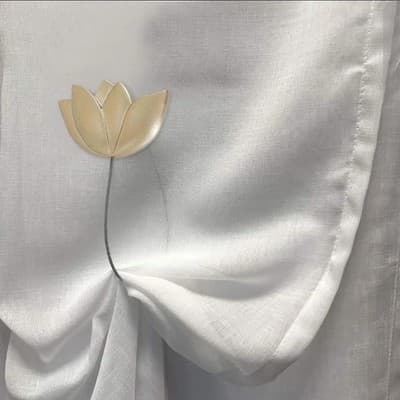 2pcs Magnetic Tulip Curtain Tiebacks – Gold Resin Drapery Holdbacks Elegant - Thumbnail 2