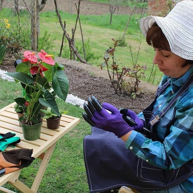 Garden Gloves w/ Claws Purple & Storage Bag – Waterproof, Dig Fast! – Gift Idea - Thumbnail 7
