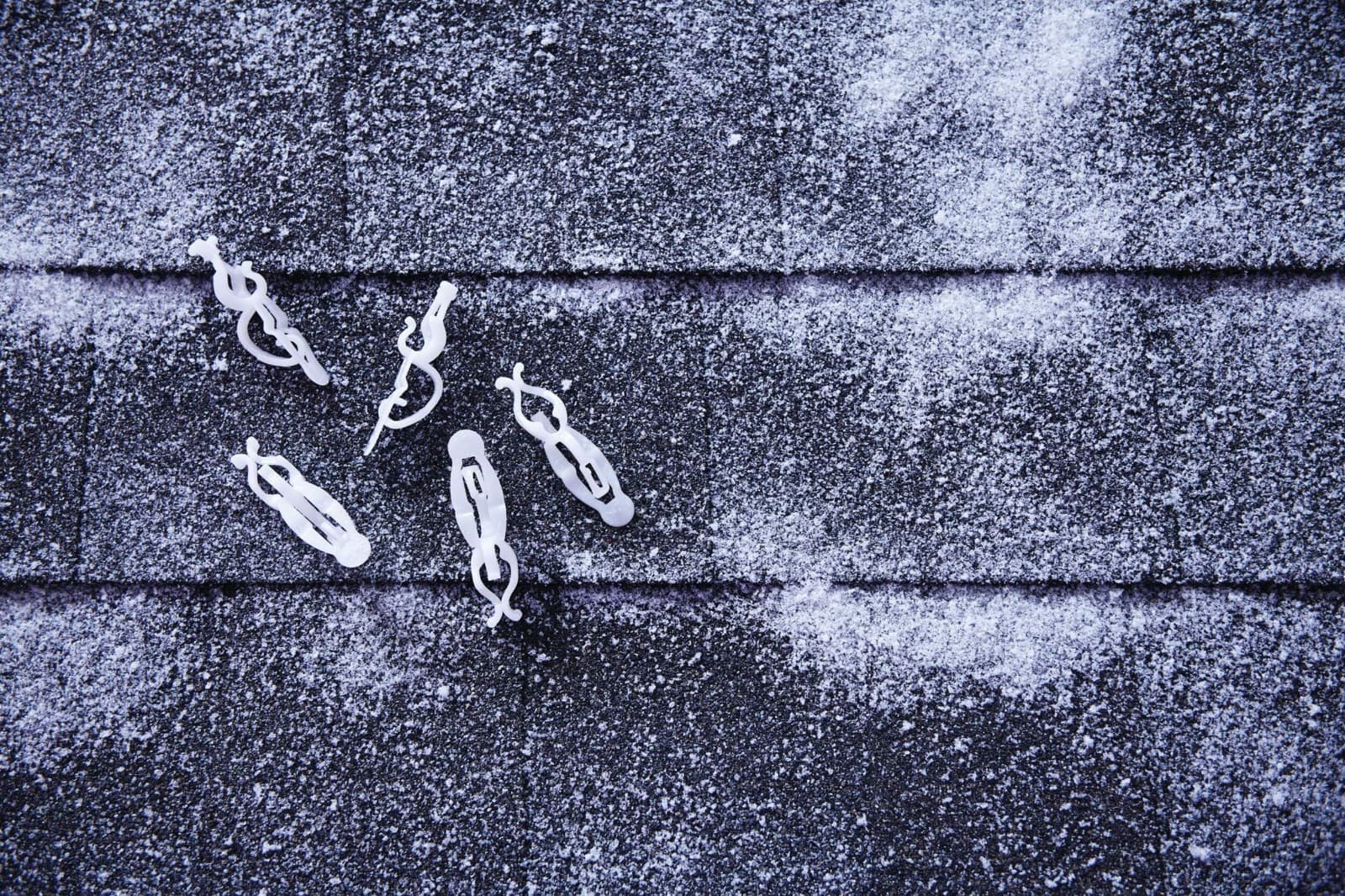 Universal Light Clips – Heavy Duty Roof/Gutter Mount – C7 C9 Rope Mini - 100ct - Thumbnail 6