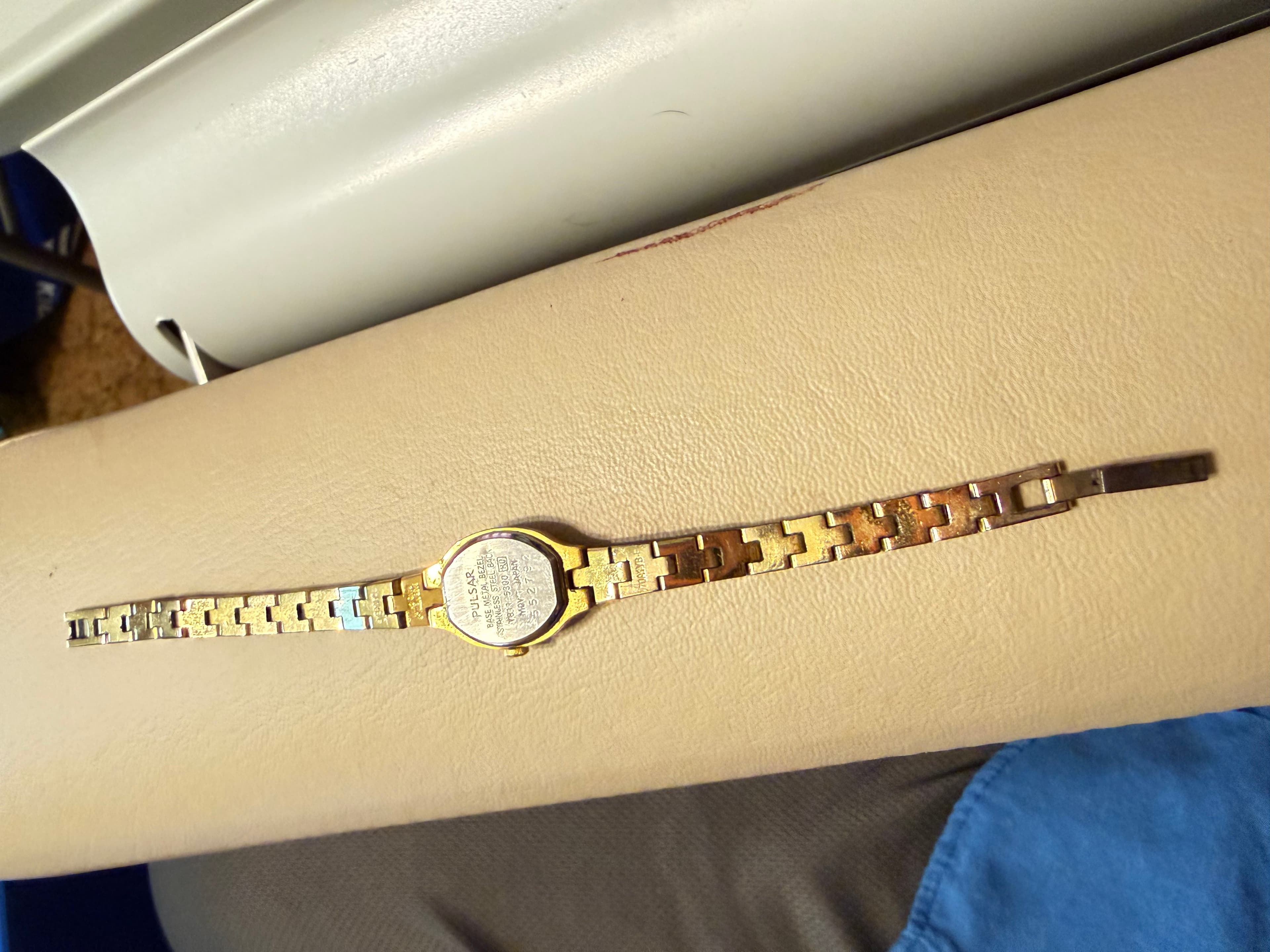 Pulsar Women's Gold-Tone Quartz Watch V811-5300 - Thumbnail 3